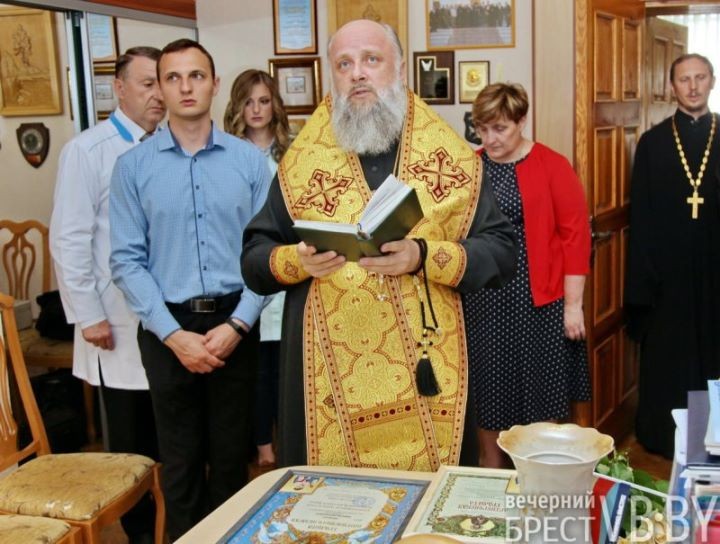Вениамин отметил главврача брестской поликлиники