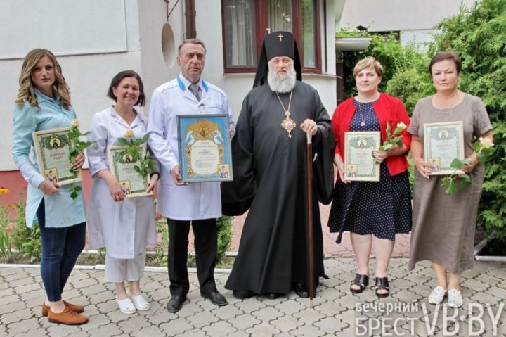 Вениамин отметил главврача брестской поликлиники