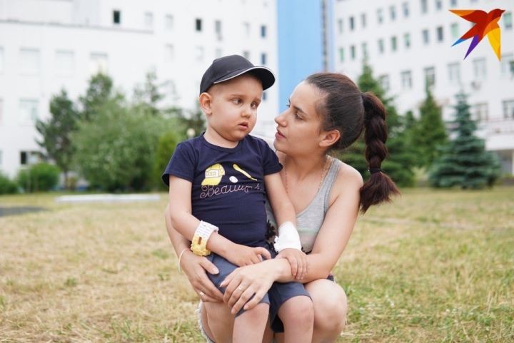 Пятилетнего мальчика из Брестской области ждут на лечение в Швейцарии: «У сына рак, боимся не успеть его спасти - время наш враг»