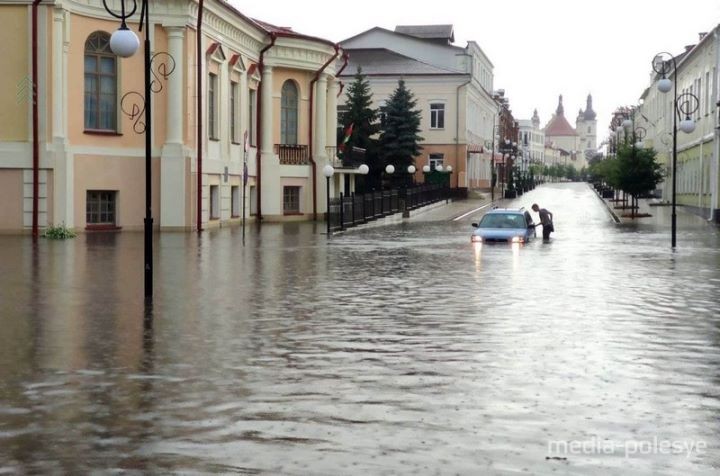 После дождя Пинск превратился в Венецию