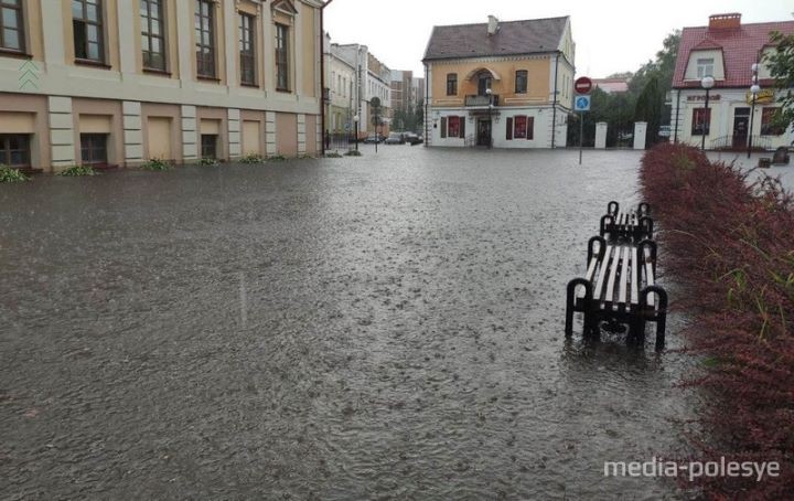 После дождя Пинск превратился в Венецию