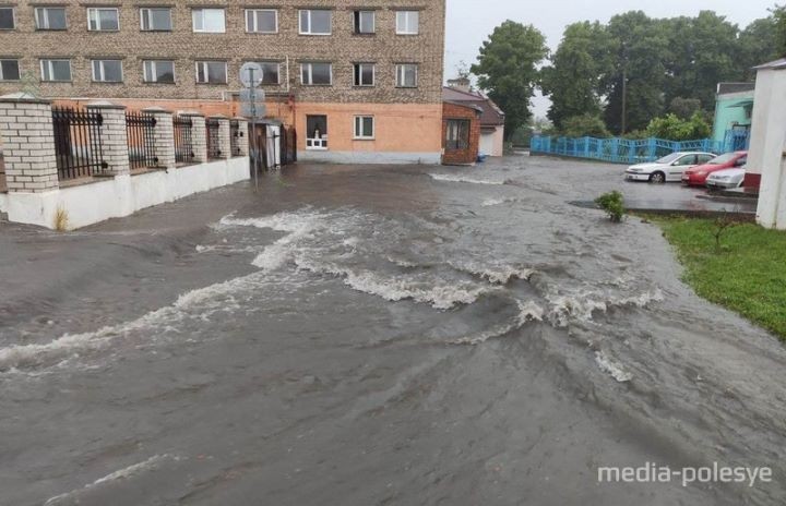 После дождя Пинск превратился в Венецию