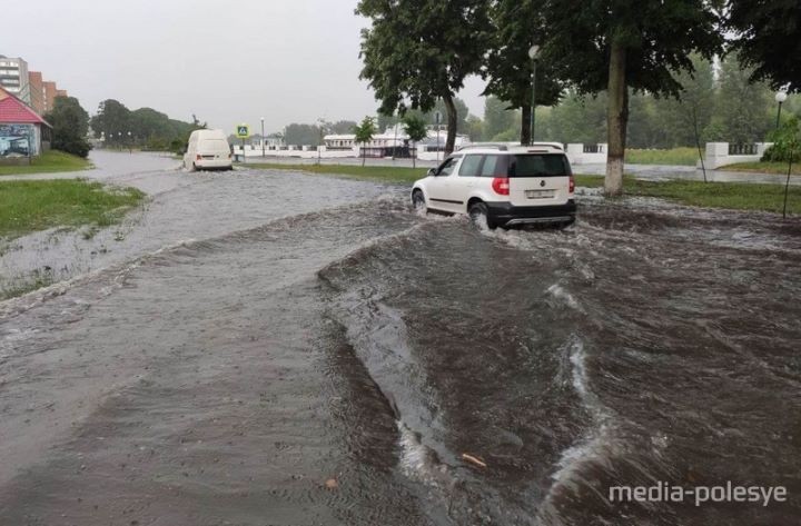 После дождя Пинск превратился в Венецию