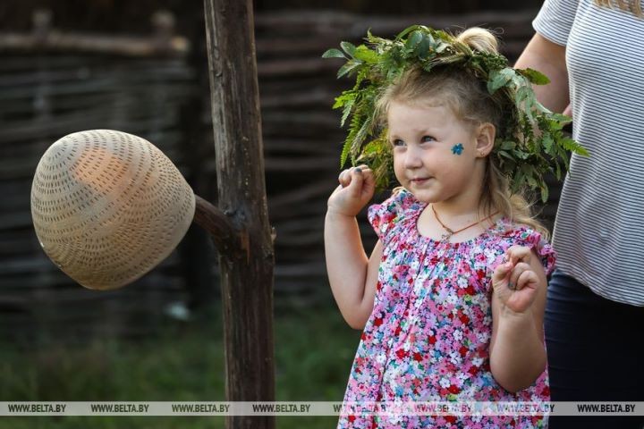 Сотни людей отметили в Беловежской пуще вечер на Ивана Купалу