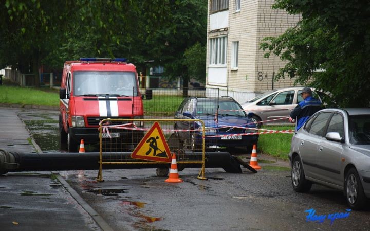 В Барановичах произошел порыв канализационного коллектора