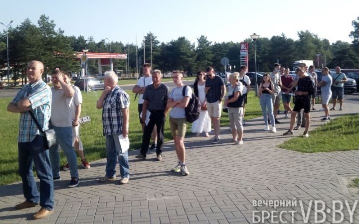 В Бресте установка новой системы парализовала работу МРЭО ГАИ