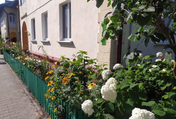 В Кобрине определили победителей конкурса: образцовый дом, лучшие подъезд и балкон