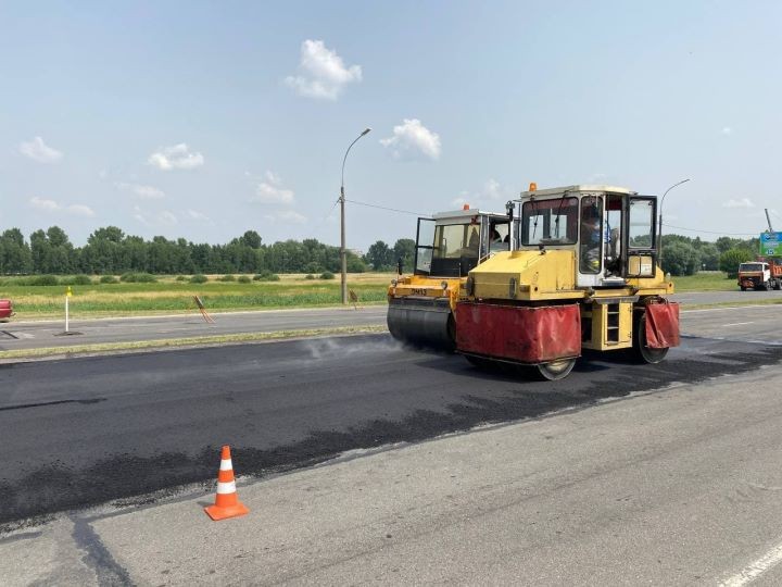 В Бресте впервые при асфальтировании используют технологию «Сларри-Сил»