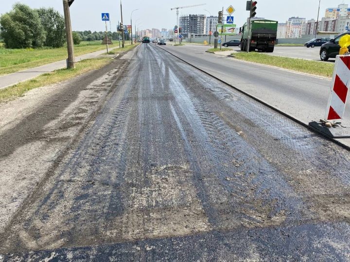 В Бресте впервые при асфальтировании используют технологию «Сларри-Сил»