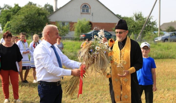 Брестская область. В «Видомлянском» прошли зажинки