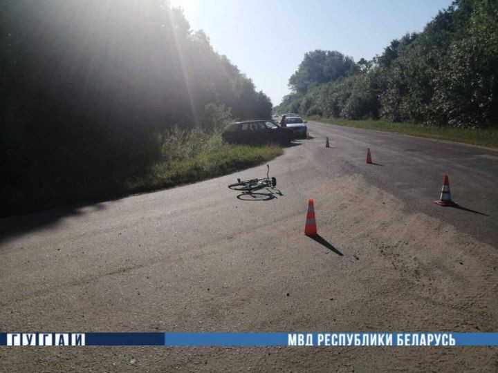 В Дрогичинском районе автомобиль сбил велосипедиста