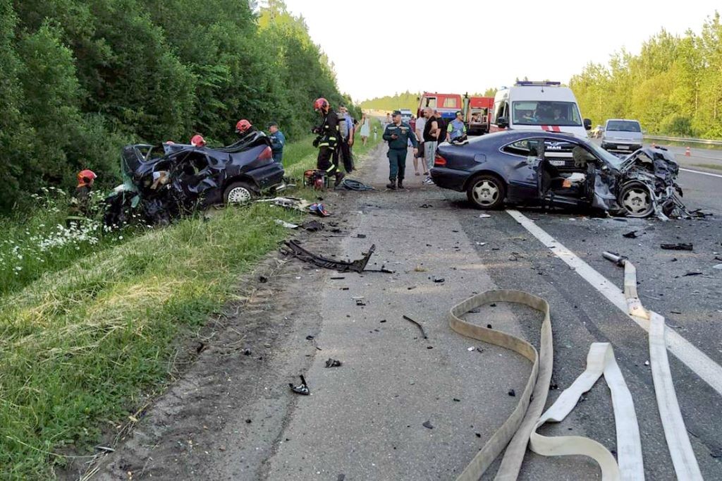«Выскакиваю из машины и понимаю, что с Ford все плохо»: жуткая авария на М1 глазами очевидца