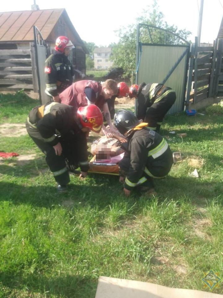 В Брестской области мужчину засыпало грунтом