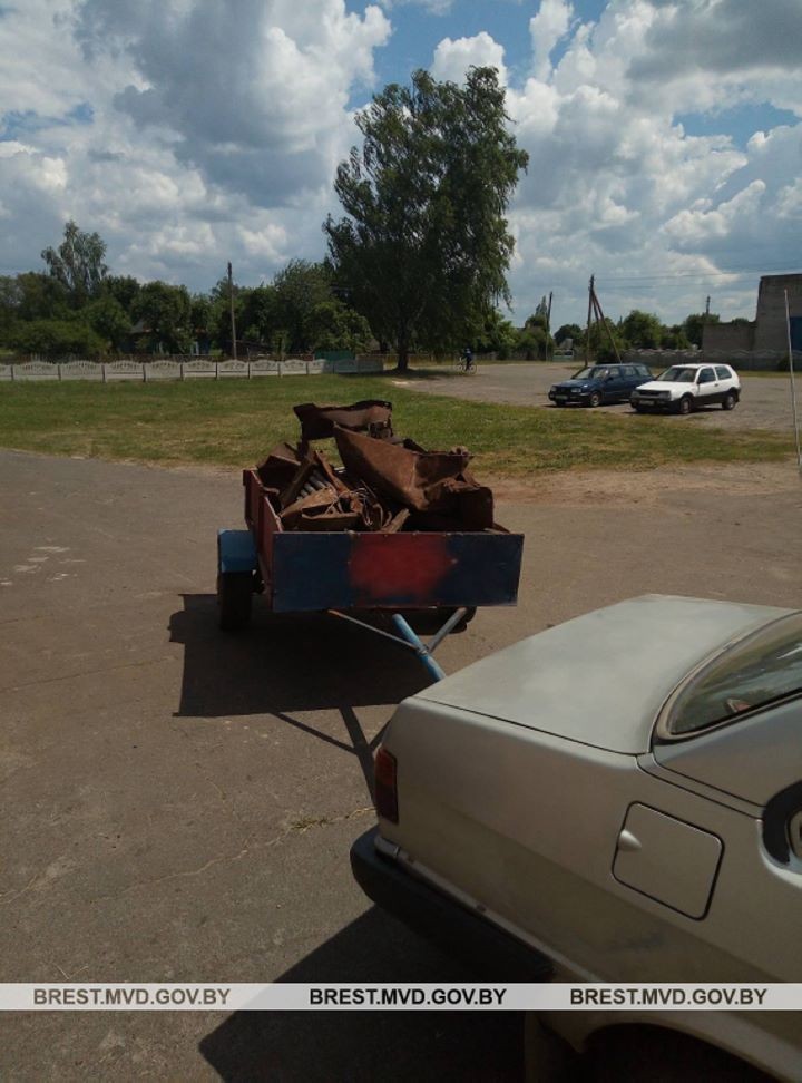 В Лунинецком районе трое молодых парней хотели заработать и похитили 280 кг металлолома