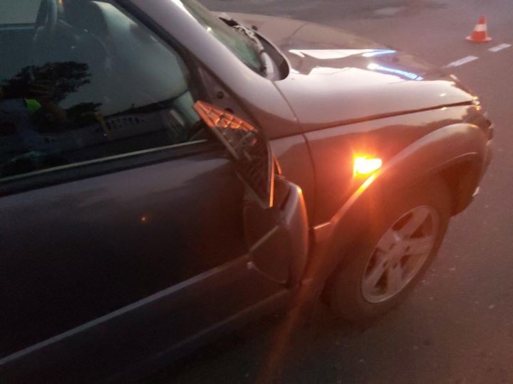 В Кобрине парня, пересекавшего дорогу вне пешеходного перехода, сбила машина