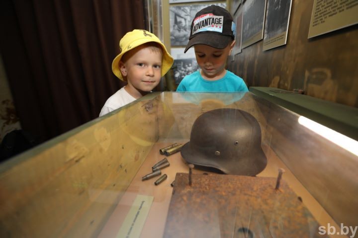 Выездная экспозиция музея истории ВОВ открылась в Бресте