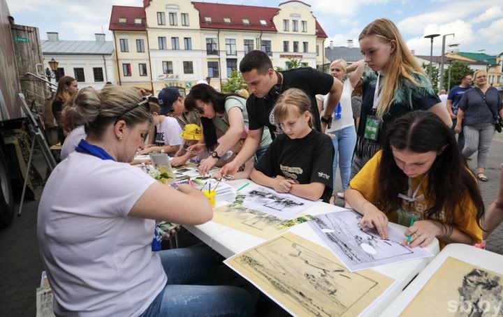 Выездная экспозиция музея истории ВОВ открылась в Бресте