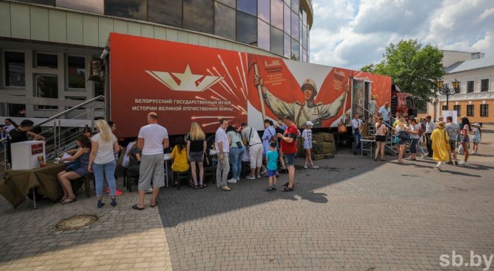 Выездная экспозиция музея истории ВОВ открылась в Бресте