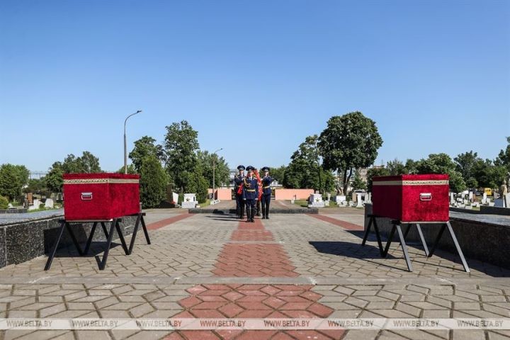 В Бресте перезахоронили останки двух воинов