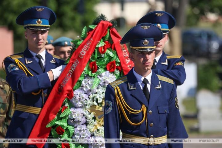 В Бресте перезахоронили останки двух воинов