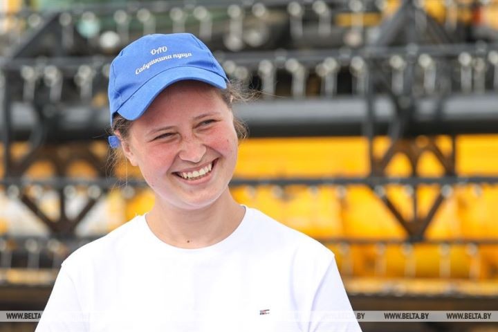 Первый экипаж-тысячник появился на жатве в Брестской области