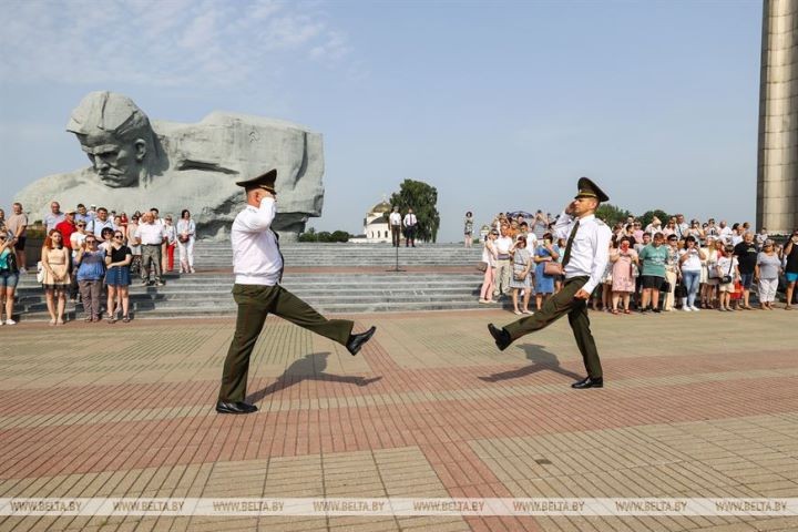 Студенты военной кафедры Гомельского медуниверситета приняли присягу в Брестской крепости