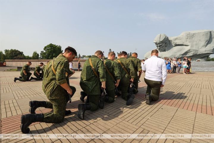 Студенты военной кафедры Гомельского медуниверситета приняли присягу в Брестской крепости