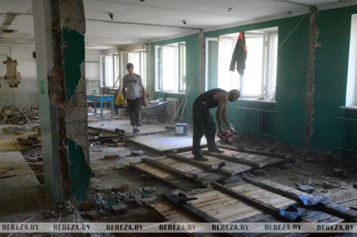 В Белоозерске реконструируют общежитие на проспекте Мира