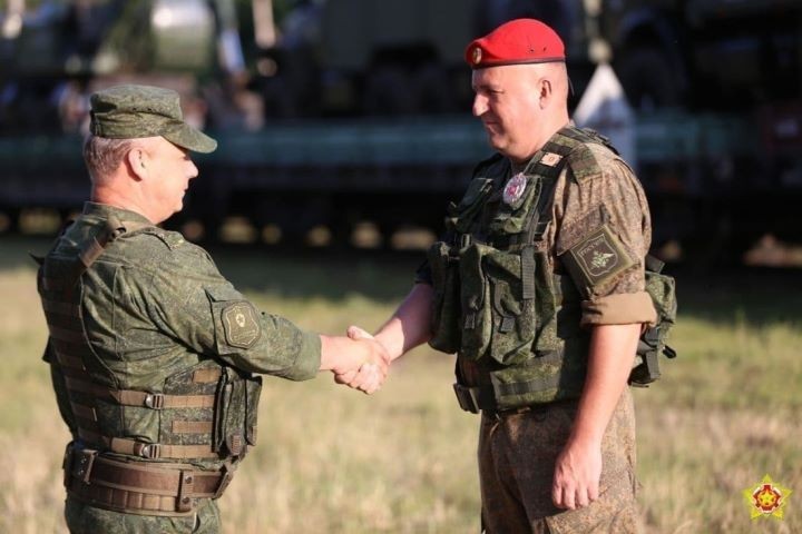 Российские военные прибыли в Брест