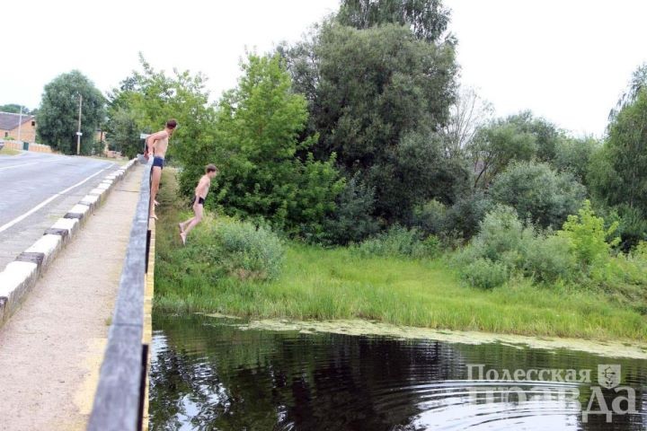 Купаться в реке Ямище опасно, но это не останавливает людей