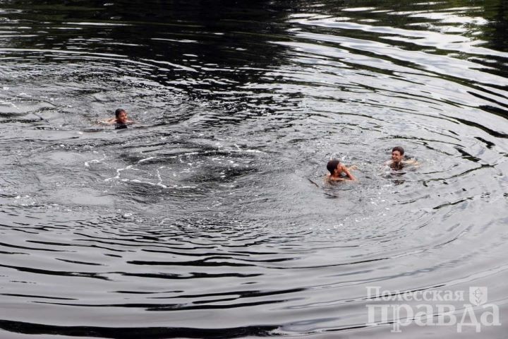 Купаться в реке Ямище опасно, но это не останавливает людей