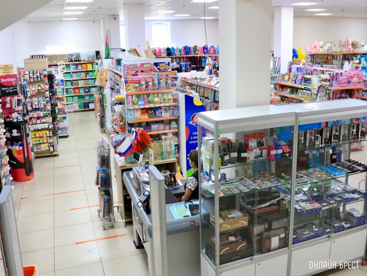 Готовимся к школе вместе с ЦУМом на 3-м этаже и Детским миром в Бресте