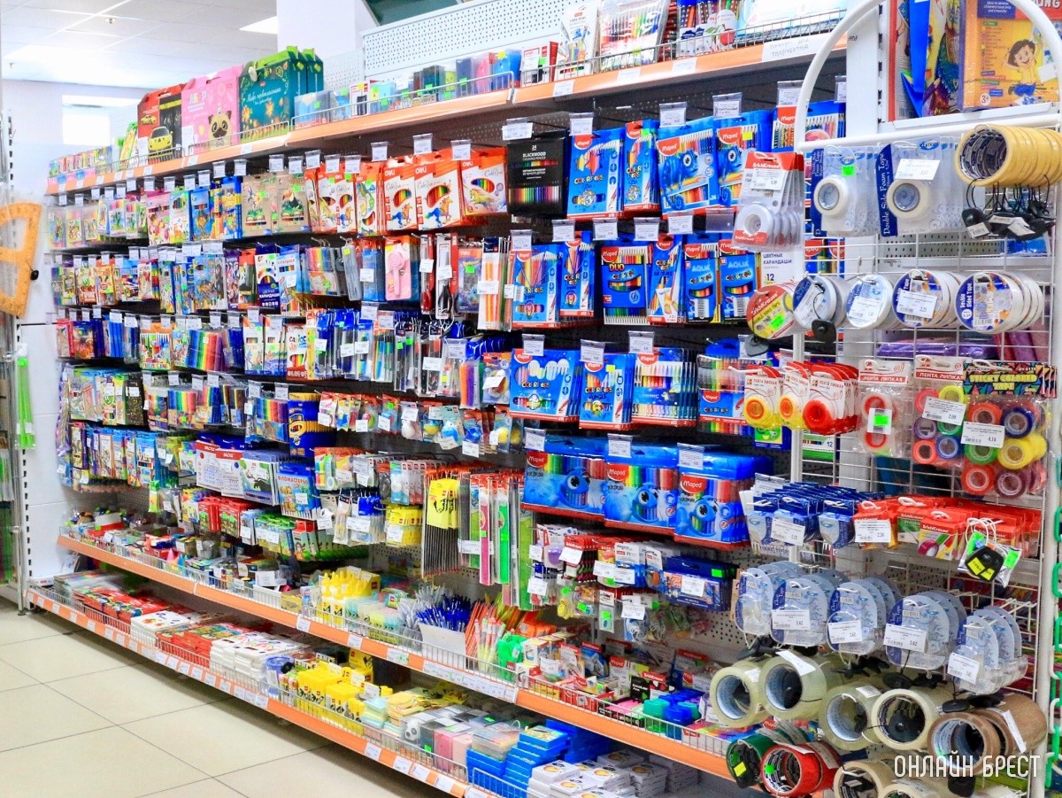 Готовимся к школе вместе с ЦУМом на 3-м этаже и Детским миром в Бресте