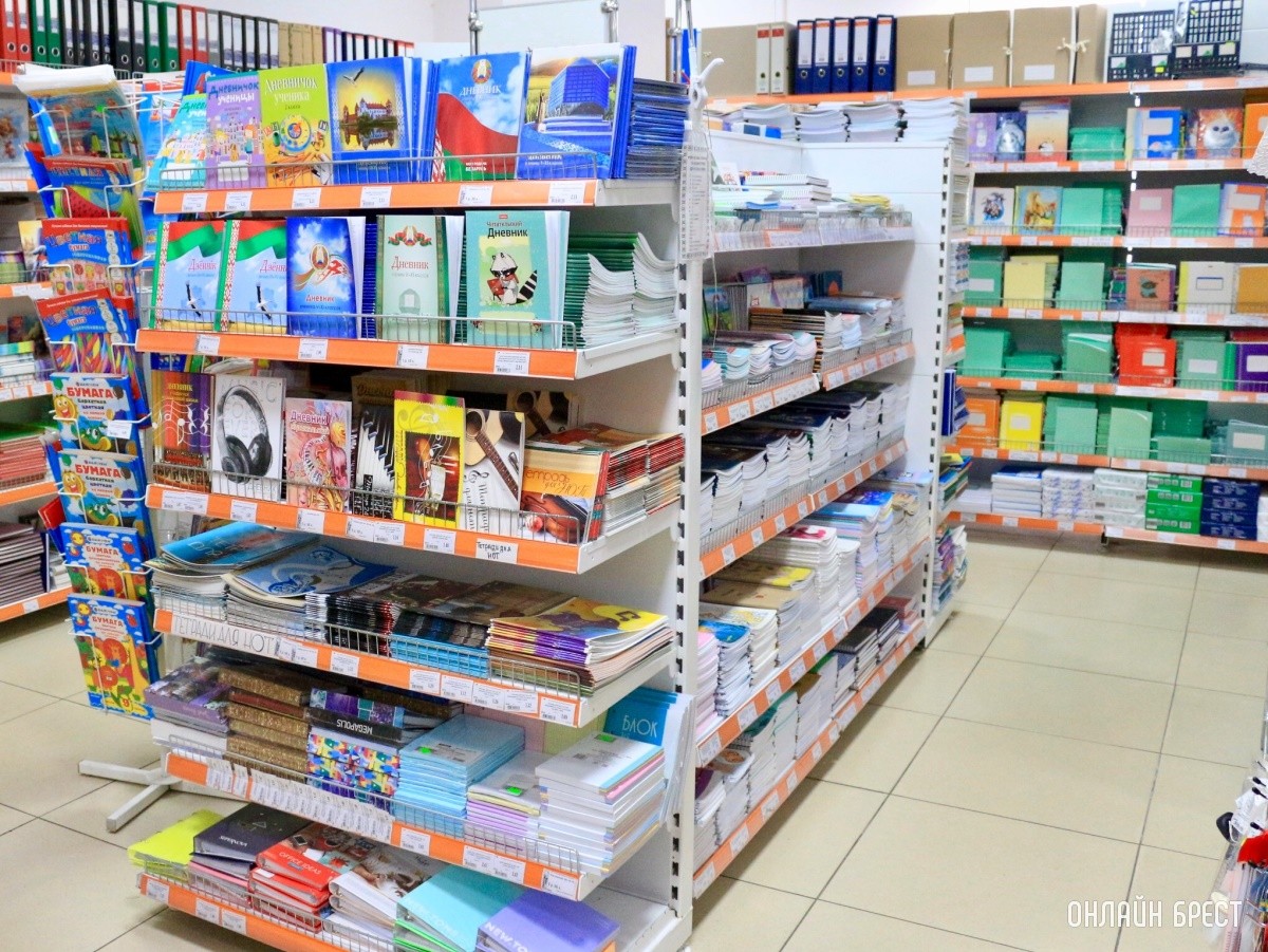 Готовимся к школе вместе с ЦУМом на 3-м этаже и Детским миром в Бресте