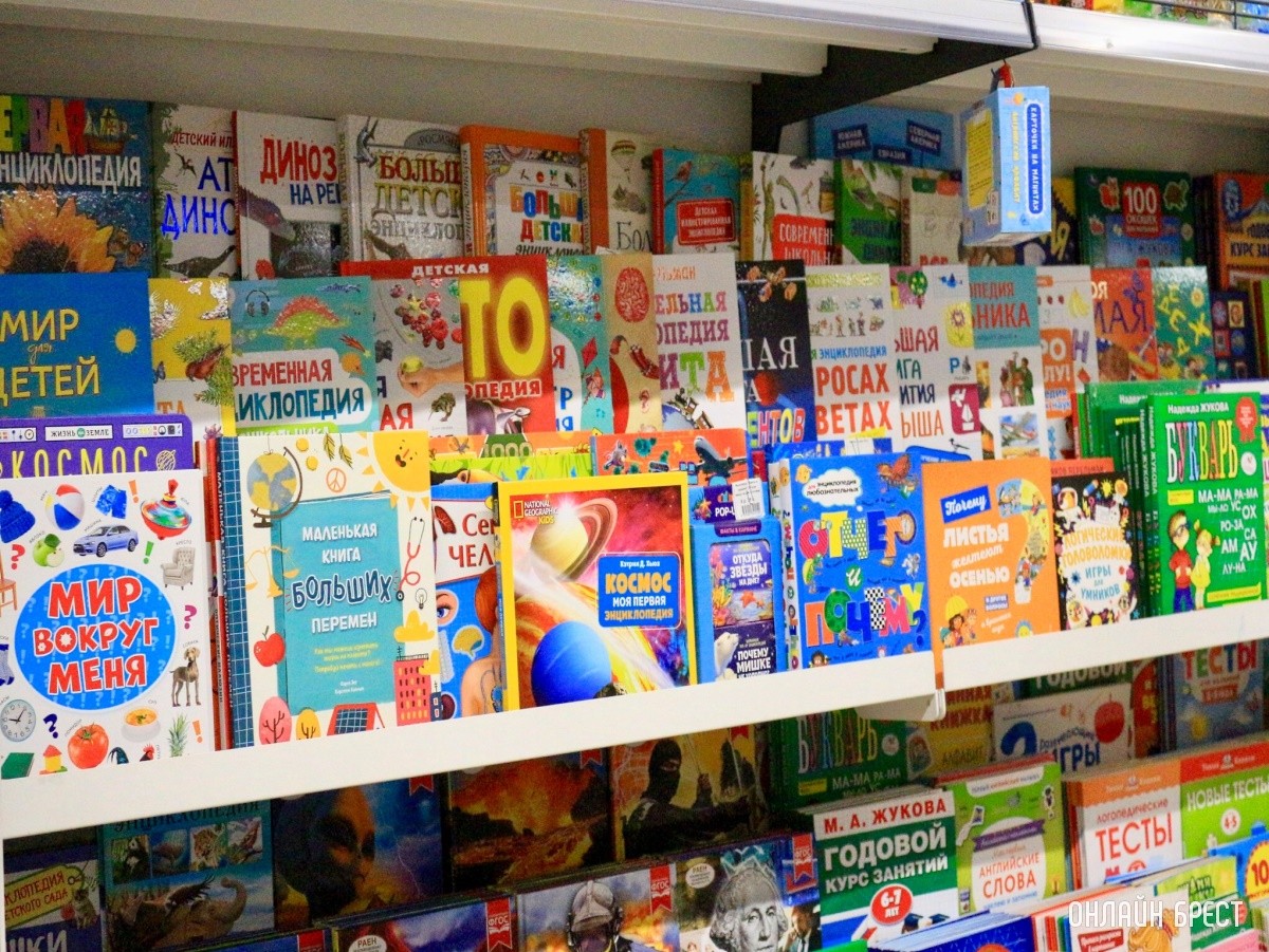 Готовимся к школе вместе с ЦУМом на 3-м этаже и Детским миром в Бресте