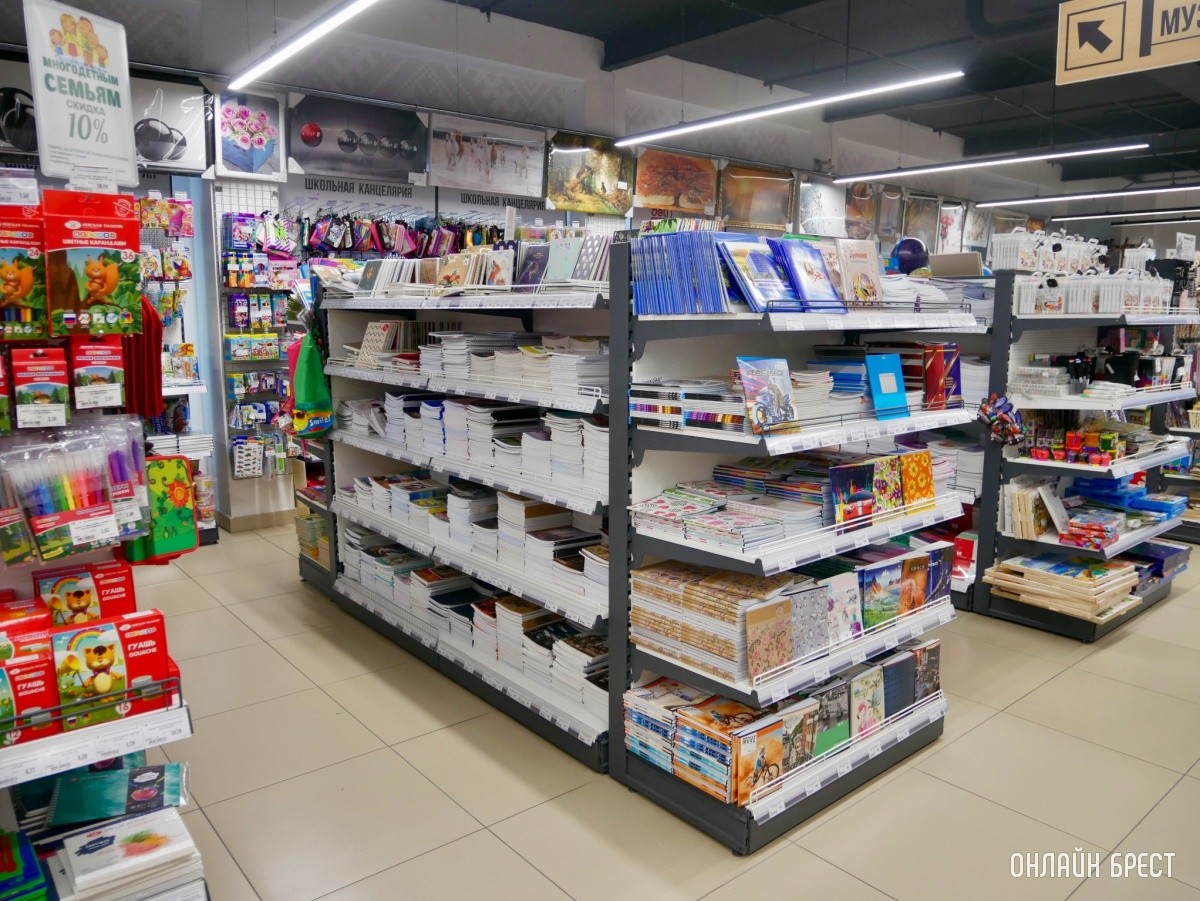 Готовимся к школе вместе с ЦУМом на 3-м этаже и Детским миром в Бресте