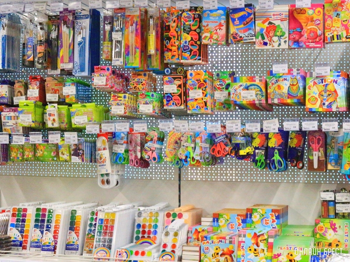 Готовимся к школе вместе с ЦУМом на 3-м этаже и Детским миром в Бресте