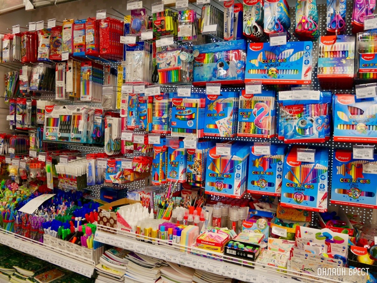 Готовимся к школе вместе с ЦУМом на 3-м этаже и Детским миром в Бресте