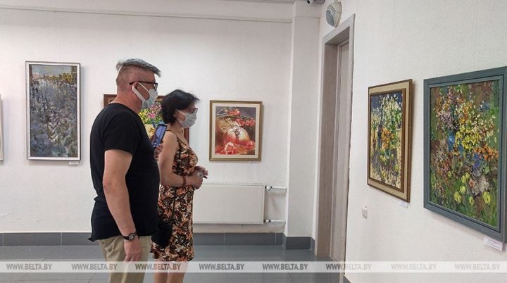 Молодые брестские художники презентовали выставку ко Дню города