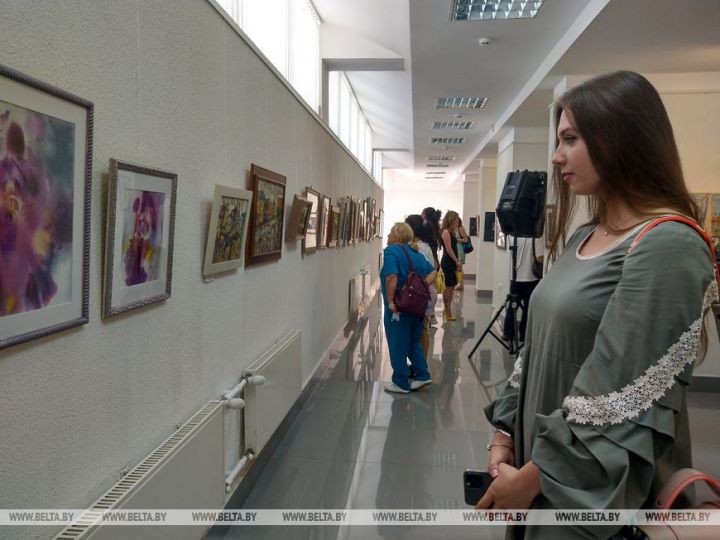 Молодые брестские художники презентовали выставку ко Дню города
