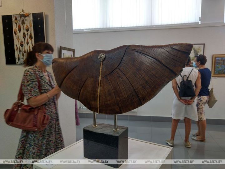 Молодые брестские художники презентовали выставку ко Дню города