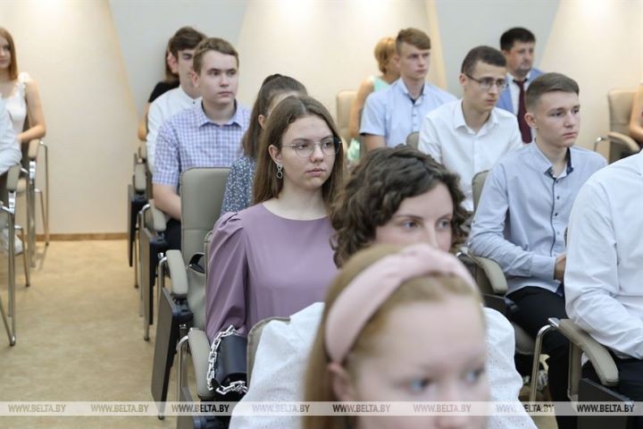 В Бресте чествуют лучших выпускников школ, набравших 100 баллов на ЦТ