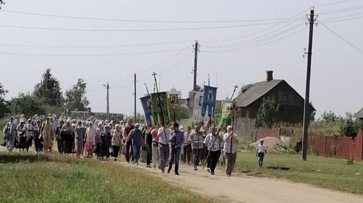 Брестская область. С Крестным ходом прошли вокруг Верхович