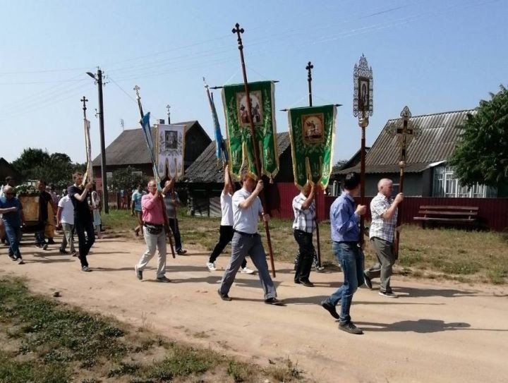 Брестская область. С Крестным ходом прошли вокруг Верхович