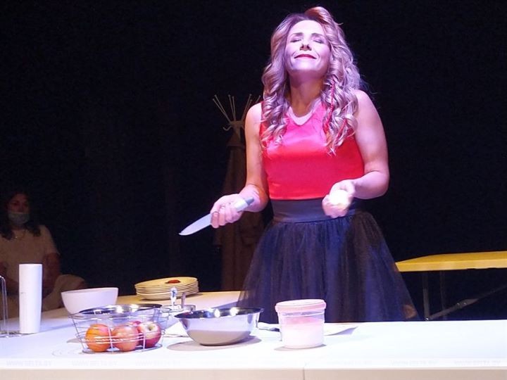 Моноспектакль на троих «День Б.» поставили в Брестском театре драмы