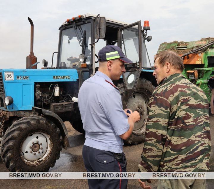За качественным ходом уборочной кампании непрерывно наблюдают рейдовые группы УВД Брестского облисполкома