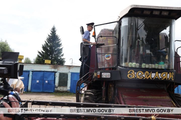 За качественным ходом уборочной кампании непрерывно наблюдают рейдовые группы УВД Брестского облисполкома