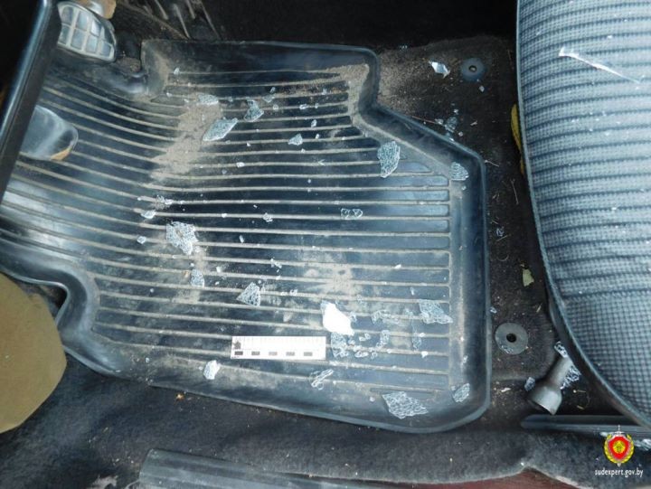 В Березе молодой человек разгромил чужой автомобиль после расставания с девушкой