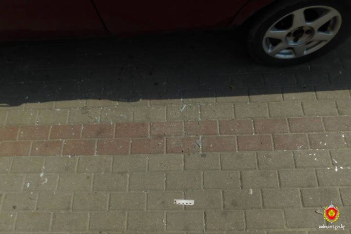 В Березе молодой человек разгромил чужой автомобиль после расставания с девушкой