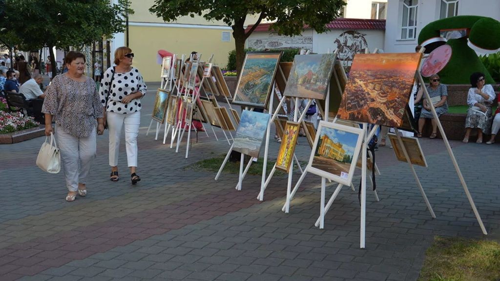 Без фейерверка, но с оркестром: как Брест отпраздновал День города